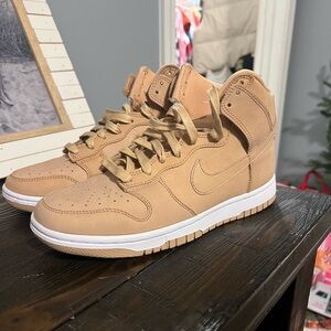 Nike high tops / size 7.5 brand new never wore